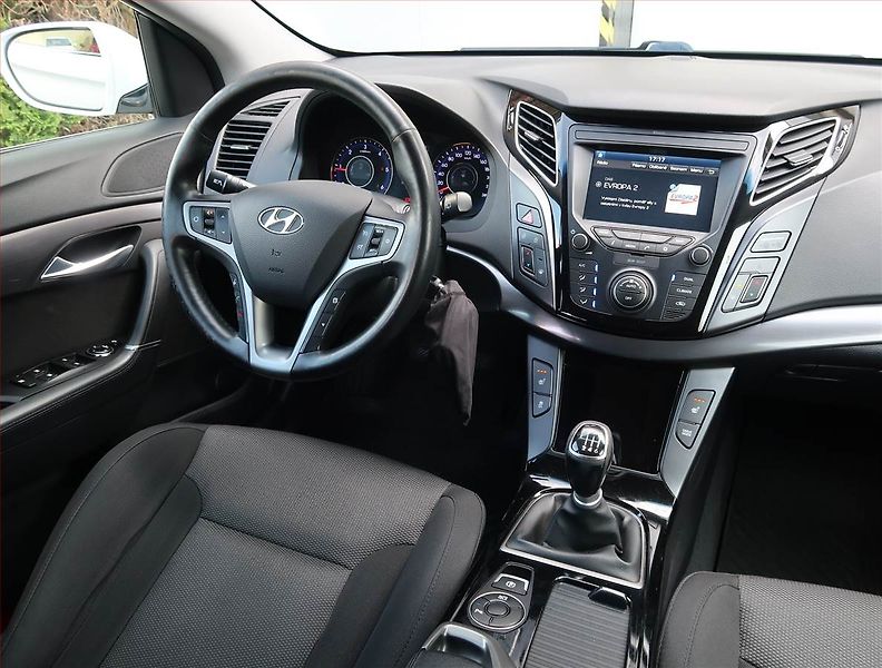 Hyundai i40 (2017) 1.7 CRDi, Serv.kniha, Navi - fotka 7 z 22