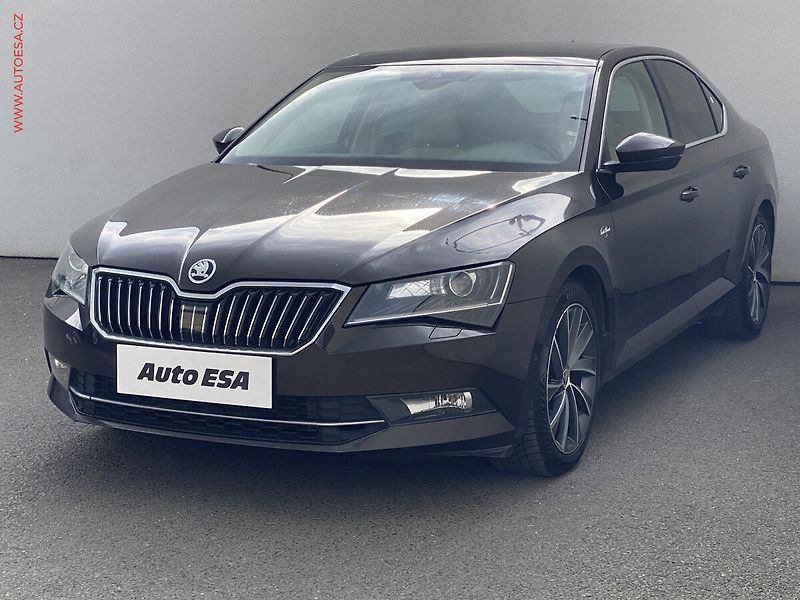 Škoda Superb (2016) 2.0TDi, L&K, DSG, panor - fotka 3 z 20