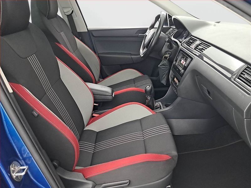 Škoda Rapid (2015) Spaceback 1.2 TSI - fotka 9 z 17