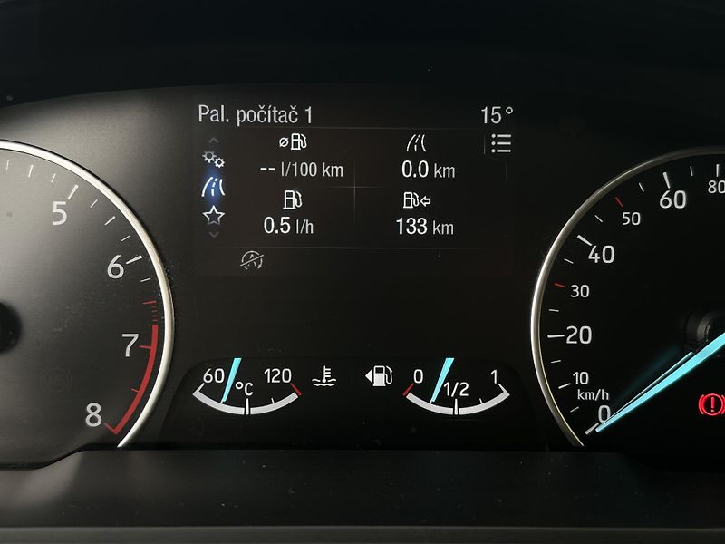Ford EcoSport (2018) 1.0/92kW * ST-Line * Xenon - fotka 13 z 41