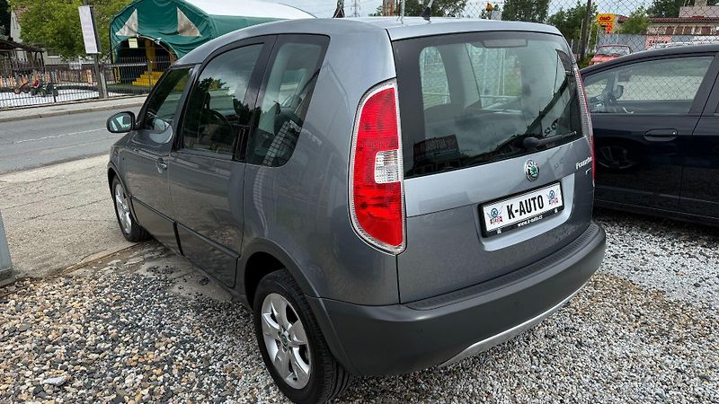 Škoda Roomster (2010) 1.2TSi 77kW *DSG*ALU*Klima* - fotka 6 z 22