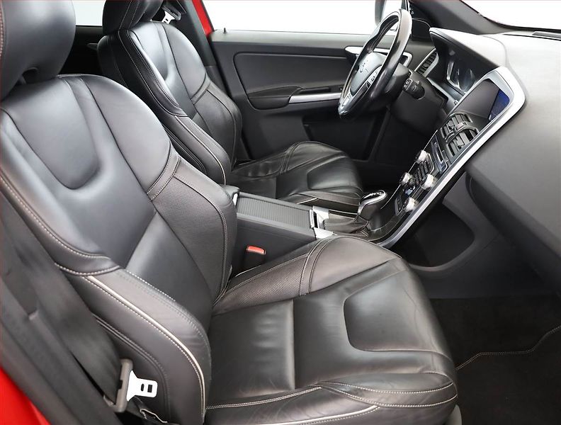 Volvo XC60 (2014) R-Design D5, 4X4, Automat - fotka 7 z 20