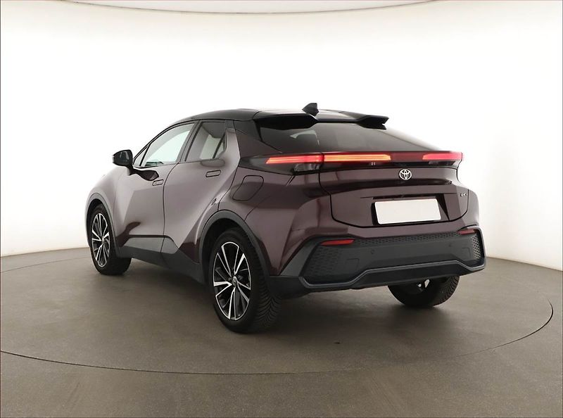 Toyota C-HR (2024) 1.8 Hybrid - fotka 4 z 22
