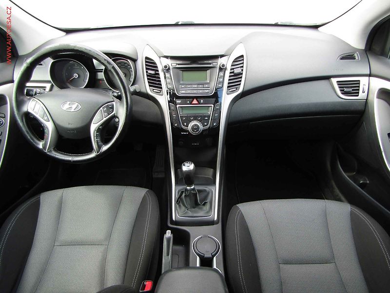 Hyundai i30 (2013) 1.6CRDi, ČR, Klima - fotka 8 z 18
