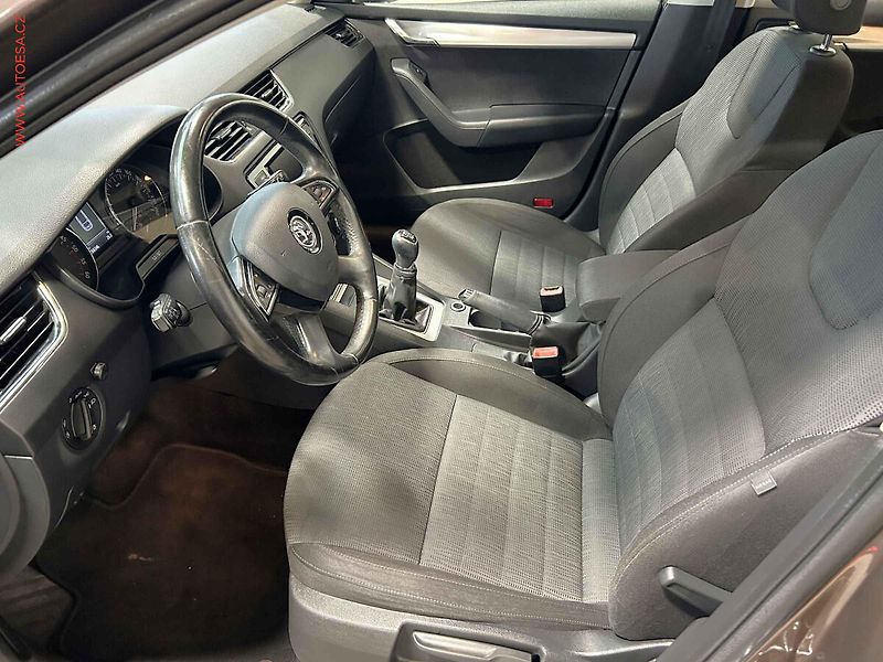 Škoda Octavia (2014) 2.0TDI, Elegance, bixen - fotka 9 z 15