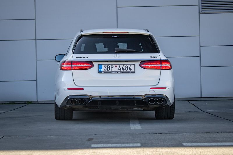 Mercedes-Benz Třídy E (2019) Mercedes-AMG 53 4MATIC+ A/T - fotka 6 z 50