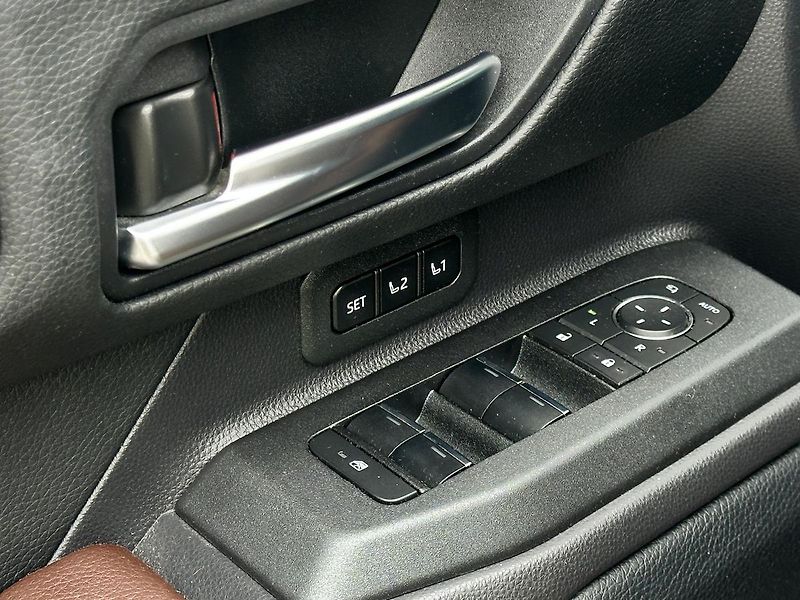 Toyota Land Cruiser 2.8 D-4D Executive TZ DPH 2025 - fotka 7 z 24
