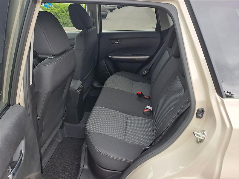 Suzuki Vitara (2026) 1,4 Premium AllGrip MY25 - fotka 15 z 19