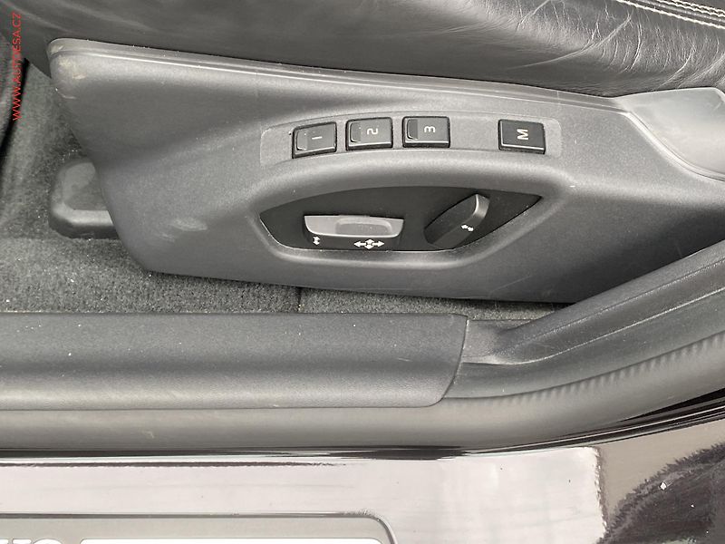 Volvo S60 (2013) 2.4 D5, Summum, bixen - fotka 12 z 19