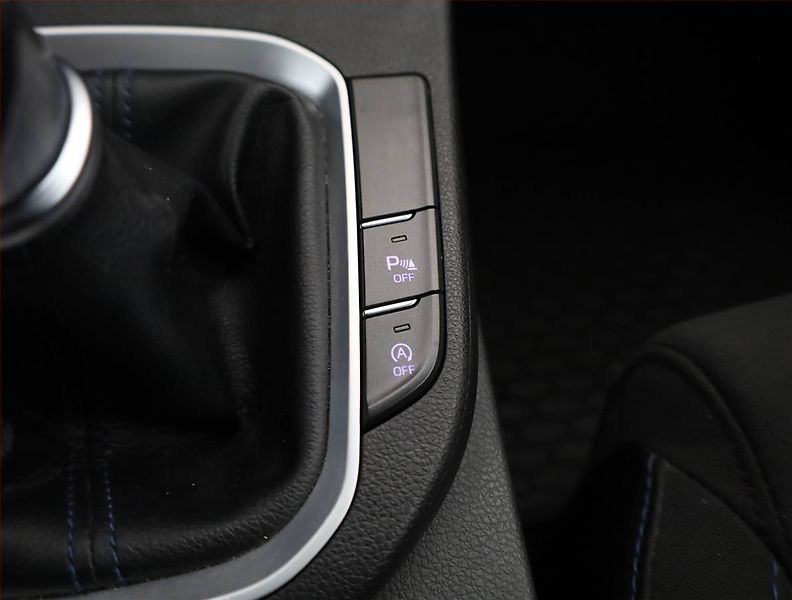 Hyundai i30 (2018) 1.4 T-GDI, ČR,1.maj - fotka 14 z 18