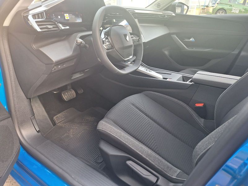 Peugeot 308 (2024) ACTIVE PACK 1.2 PT 130k EAT8 - fotka 12 z 22