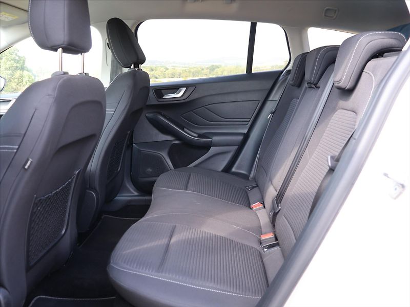 Ford Focus 1,5 Titanium X CZ 1.Maj. DPH - fotka 13 z 28