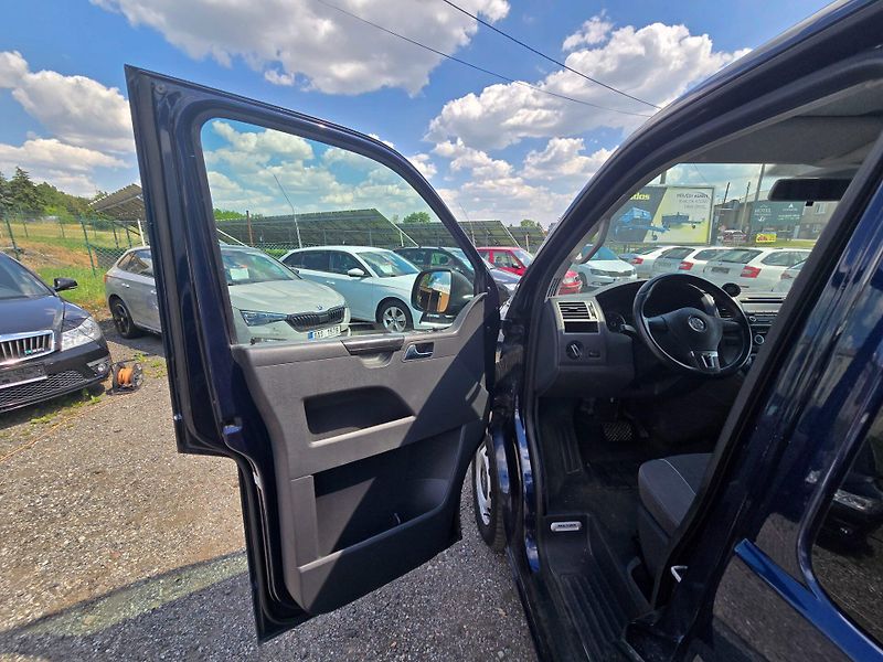Volkswagen Multivan (2014) 2.0 TDi 103KW DSG pravidelný s - fotka 9 z 21
