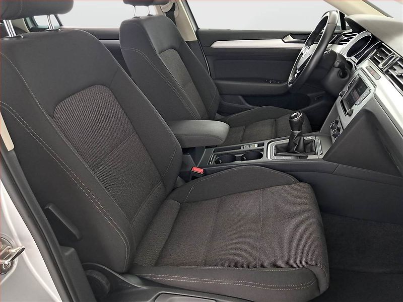 Volkswagen Passat (2014) Comfortline 2.0 TDI, Tempomat - fotka 9 z 17