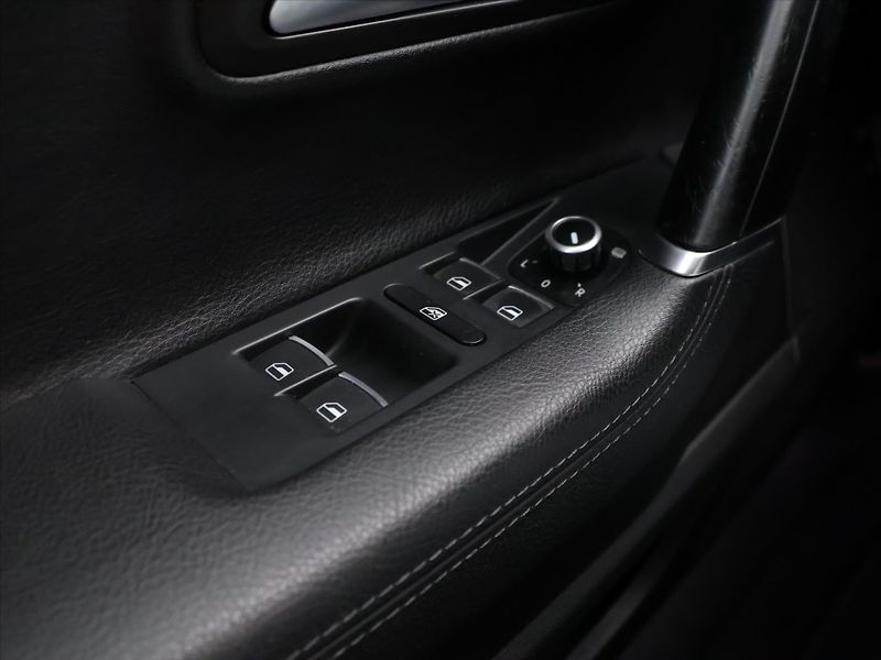 Volkswagen CC 2.0 TDI 103kW DSG Xenon CZ - fotka 15 z 31