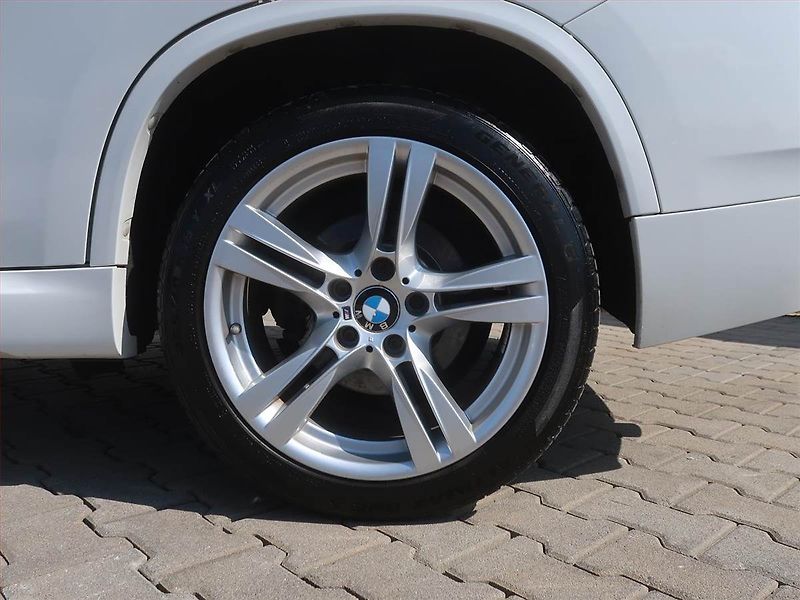 BMW X1 (2015) M Sport sDrive18d, 4X4 - fotka 15 z 21
