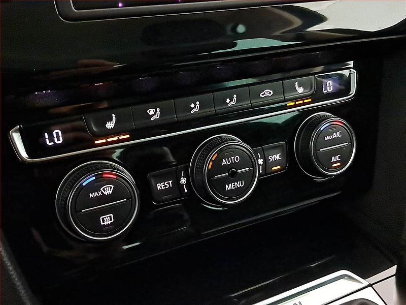 Volkswagen Passat (2015) 2.0 TDI, 4X4, Navi, Tempomat - fotka 16 z 18