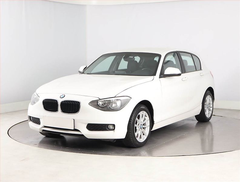 BMW Řada 1 (2013) 114d, Tempomat, Park. senzory - fotka 2 z 20