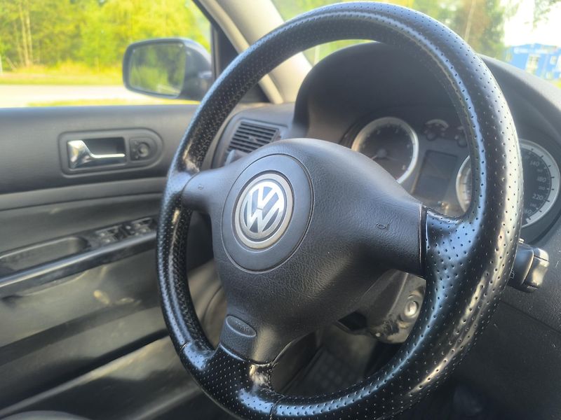 Volkswagen Golf GT-TDI66KW,PĚKNÝ,SERVISKA,1MAJ - fotka 12 z 24