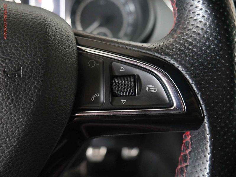 Škoda Octavia (2013) 2.0 TSI, 2.maj,ČR, Navi - fotka 20 z 24