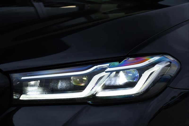 BMW Řada 5 530d xD M-SPORT LASER  - fotka 39 z 46