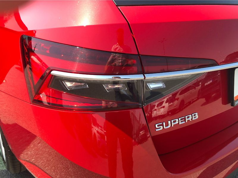 Škoda Superb COMBI 2.0 TSi DSG 7st. STYLE - fotka 30 z 30
