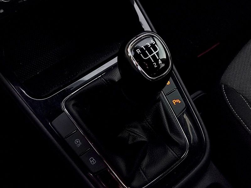 Škoda Fabia (2022) Ambition Business 1,0 Tsi 70 K - fotka 23 z 36