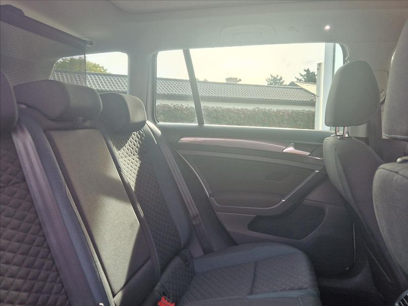 Volkswagen Golf 1,6 TDI LED KOMP.SERV.HISTORIE - fotka 15 z 50