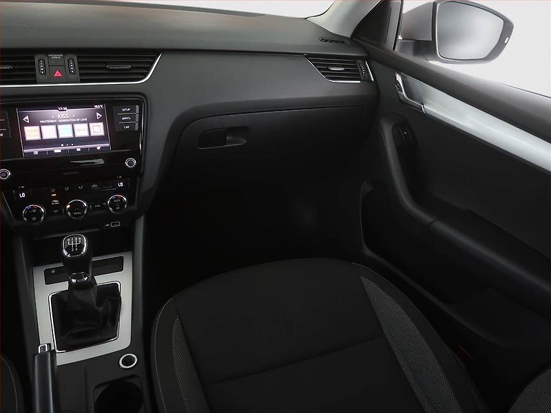 Škoda Octavia (2019) Ambition 1.6 TDI, Serv.kniha - fotka 8 z 19