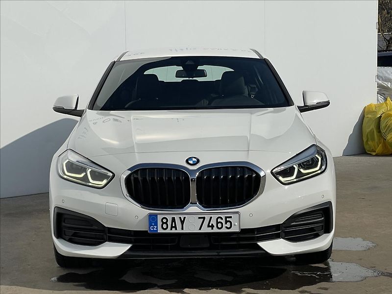 BMW Řada 1 2,0 120d xDrive Advantage A8 - fotka 21 z 22