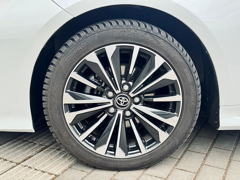 Toyota Corolla 1,8 Hybrid Style - fotka 16 z 16