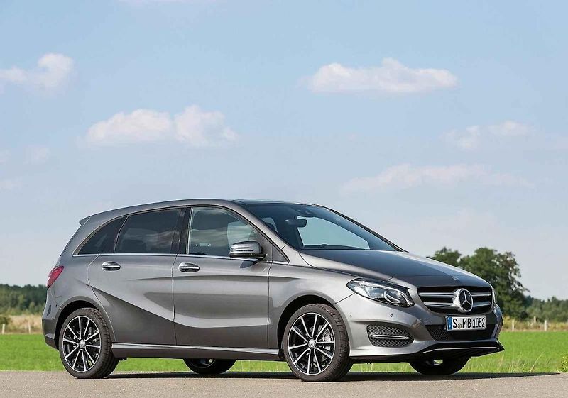 Autosalony ojetých aut Škoda jsou dnes často k nerozeznání od těch, kde se prodávají nová auta