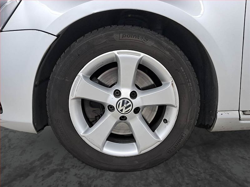 Volkswagen Passat (2015) 1.6 TDI, Tempomat - fotka 15 z 17