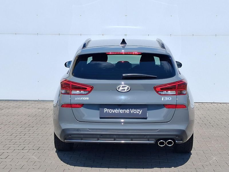 Hyundai i30 1.5 T-GDI MHEV DCT N-Line - fotka 9 z 23