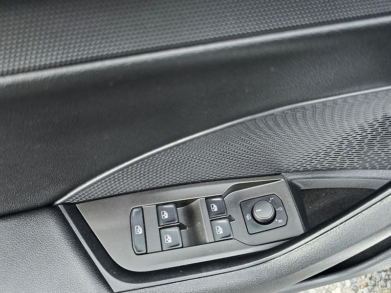 Škoda Octavia 2.0TDI 85KW AMB+ 1MAJ NEHAR ČR - fotka 14 z 35
