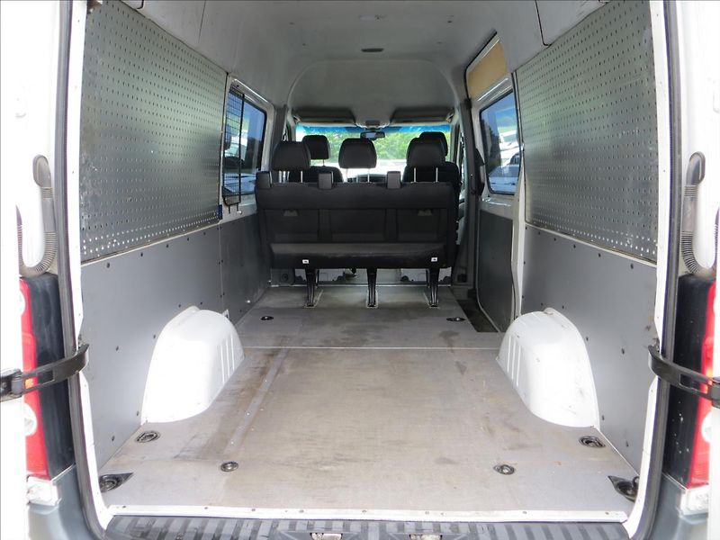 Volkswagen Crafter 2,0 TDI L3H3 5míst TZ Nez.top - fotka 9 z 23