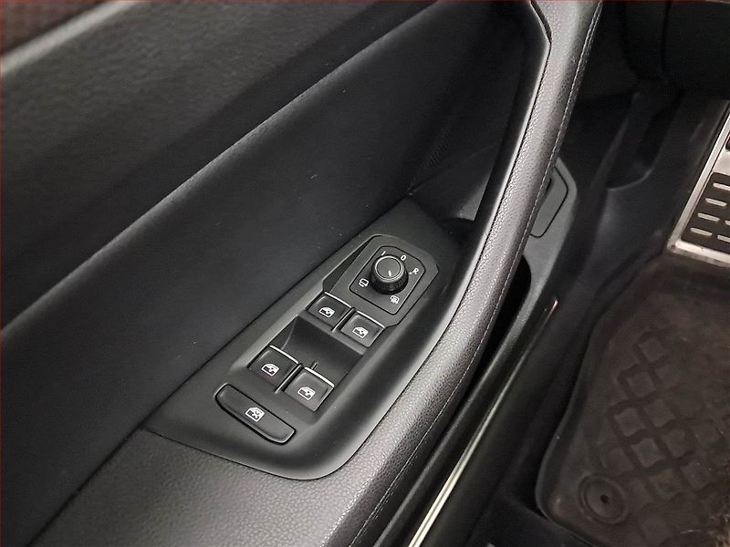 Volkswagen Passat (2018) Alltrack 2.0 BiTDI, 4X4 - fotka 16 z 18