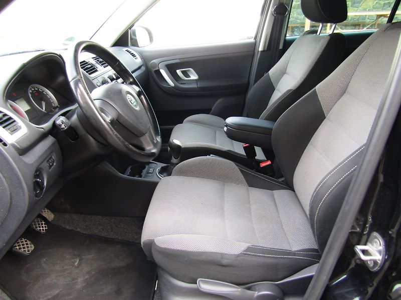 Škoda Fabia (2008) 1.4 16V  63kW  SPORT - fotka 19 z 38