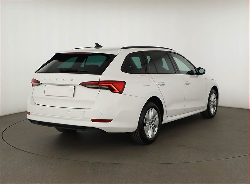 Škoda Octavia (2022) Ambition 2.0 TDI, ČR,1.maj - fotka 5 z 16