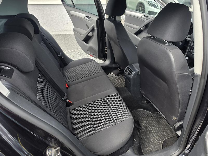 Volkswagen Golf 1.4 TSI 90 kW 6ti Kamera  - fotka 10 z 17