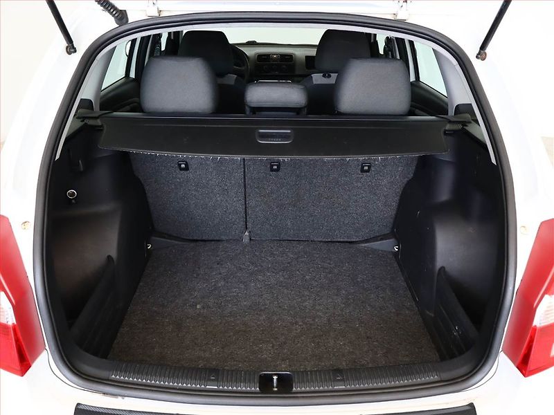 Škoda Fabia (2009) 1.2 12V, po STK, oblíbený vůz - fotka 11 z 11