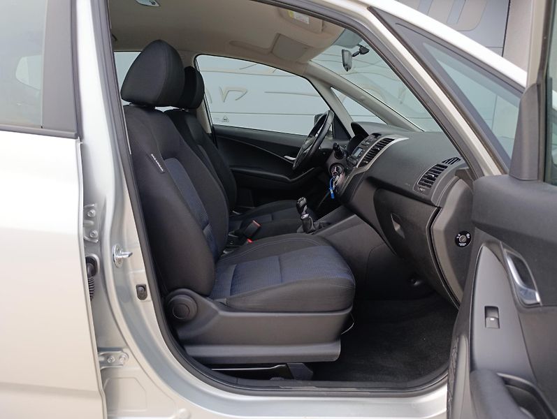 Hyundai ix20 1.4CVVT 66kW ČR 1.MAJITEL DPH - fotka 16 z 30