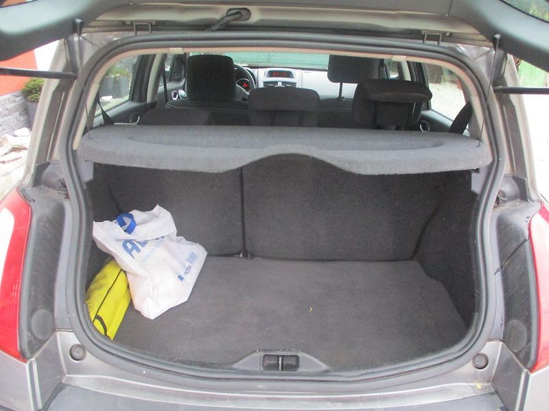 Renault Mégane 1.6i KLIMA - fotka 12 z 24