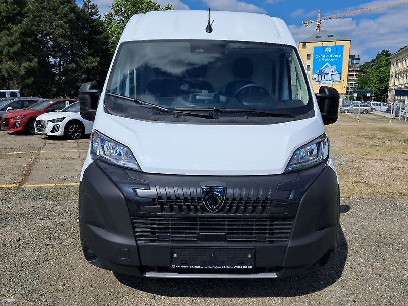 Peugeot Boxer Furgon 3300 L2H2 BlueHDi 140k - fotka 2 z 7