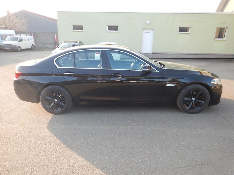 BMW Řada 5 520d XDRIVE, ČR, SERVISKA - fotografie inzerátu