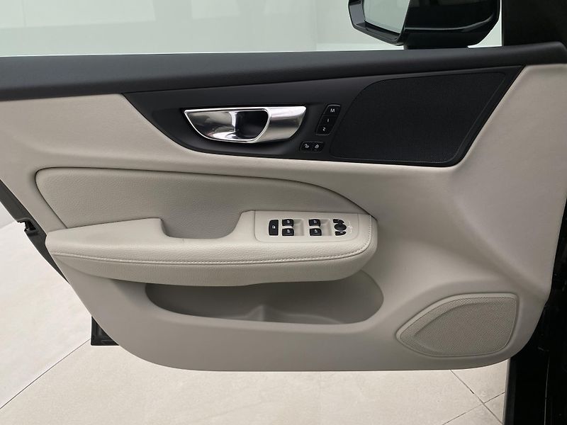 Volvo V60 B5 INSCRIPTION AUT REZERVACE - fotka 7 z 42