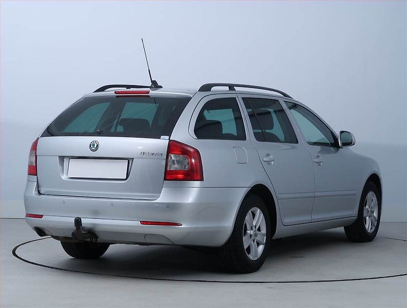 Škoda Octavia (2010) 1.2 TSI, Automat, Serv.kniha - fotka 5 z 17