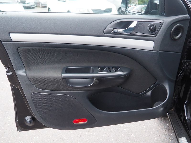 Škoda Octavia (2013) 2.0 TDI, 103 kW - fotka 9 z 40