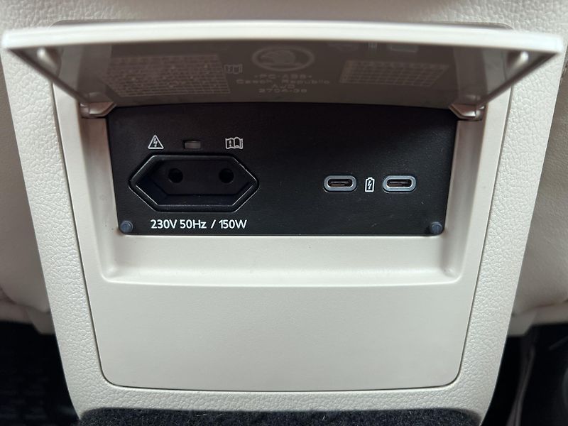 Škoda Superb 2.0TDi 147kw 4x4 ČR 1.MAJ DPH - fotka 29 z 50