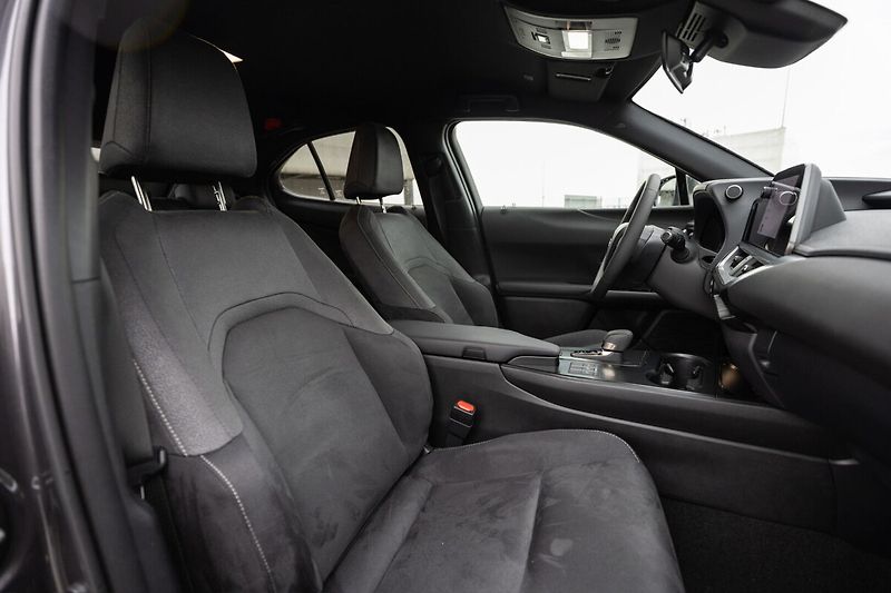 Lexus UX 300h 300H 2,0 HEV BUSINESS TECH - fotka 24 z 30